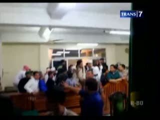 Pembakar Istri dan Mertua Diamuk Keluarga Korban