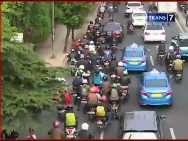Pelanggaran Pengguna Motor di Ibukota