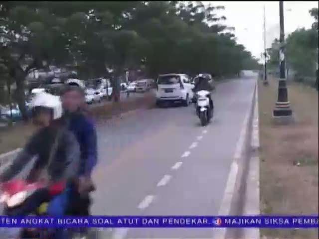 Jalur Sepeda BKT Dipakai Kendaraan Roda Dua