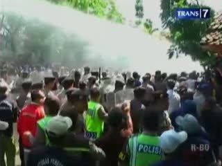 Tolak Eksekusi, Karyawan PT KAI Lawan Polisi