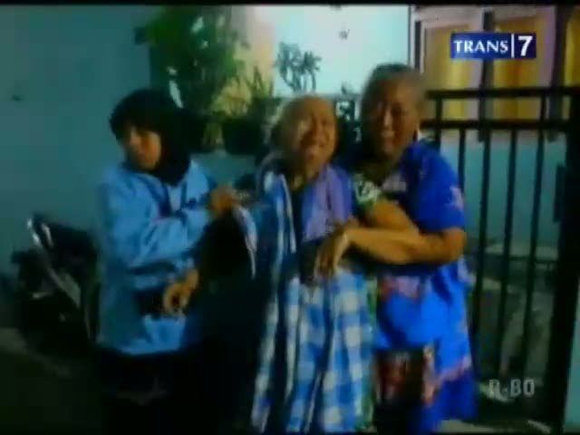 Histeris Keluarga Korban Penembakan Misterius 