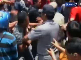 Aksi Tuntut Tranparansi Proyek Migas Ricuh