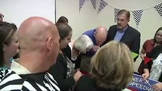 Serunya Lomba Teraneh, Balapan Kecoa