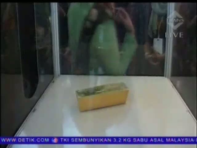 Angkat Emas Berhadiah Logam Mulia