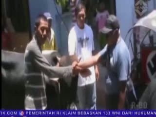 Tukang Becak Kurban Sapi dan Kambing
