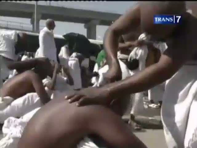 Usai Tahalul, Jamaah Jumroh Tanpa Rambut