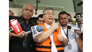 Berbarengan ke Singapura, Akil Bantah Ketemu Atut dan Wawan