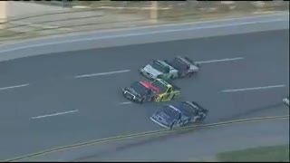 Lolos Tabrakan Beruntun 12 Mobil, Johnny Sauter Jawara NASCAR