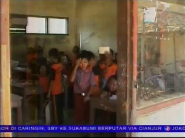 4 Tahun Gedung Sekolah Rusak 