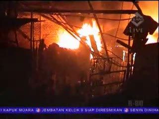 Belasan Rumah, Bengkel dan Gudang Dilalap Api