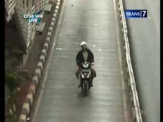 Denda Bagi Pengendara Motor Terobos Jalur Busway