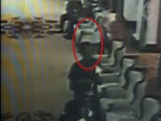 Terekam CCTV, 2 Laptop Wartawan Dicuri di Belakang Perwira TNI