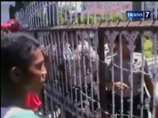  Dilempar Botol, Polisi Diserang Mahasiswa