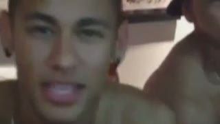 Neymar Rayakan Gol El Clasico dengan Bermain Video Game