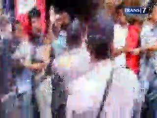 Bentrok 2 Kubu Mahasiswa Desak Rektor Mundur