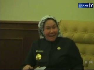 Masuk Kantor, Ratu Atut Tegaskan Jabatannya
