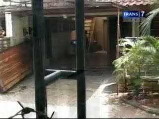 Polisi Kejar Pelaku Perusakan Rumah Adiguna Sutowo