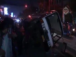 Menabrak Seorang Wanita, Bus Kopaja Diamuk Massa