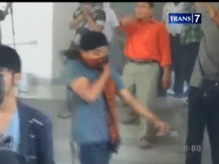 Ricuh Mahasiswa Tunttut Rektor Mundur