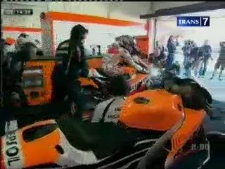 Marquez Atau Lorenzo?