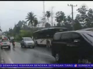 Bus Tabrak Truk, 7 Orang Tewas