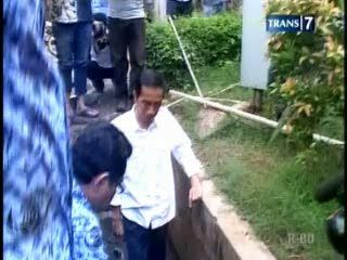 Antisipasi Banjir, Jokowi Tinjau Gorong-gorong
