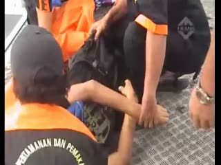 Pria Tewas Terpeleset di Jembatan Penyeberangan Busway