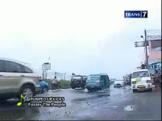 Tips Berkendara Saat Hujan