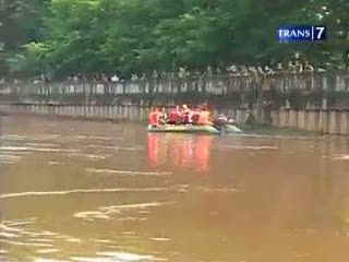 Desember, Sanksi Denda Pembuang Sampah di Sungai