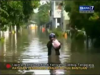 Ratusan Pengungsi Banjir Butuh Bantuan