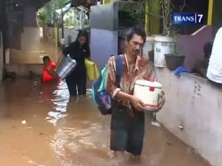 Jakarta Masih Terendam Banjir, Warga Mengungsi