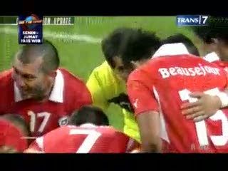Chile Tekuk Inggris, Italia-Jerman Seri