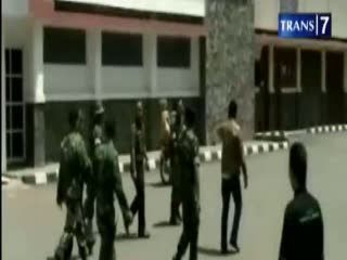Perusakan Kantor Pos Polisi oleh TNI