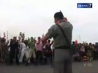 Lomba Lari Marinir Jenaka