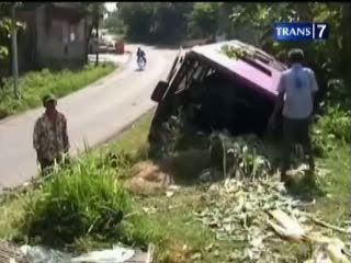 Rem Blong, Bus Rombongan Pesepakbola Cilik Masuk Parit
