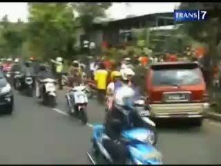 Mobil Tabrak Motor, 2 Kritis