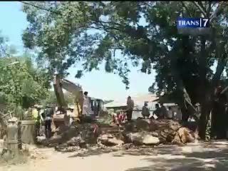 Rawan Kecelakaan, Jembatan Rusak Ditutup