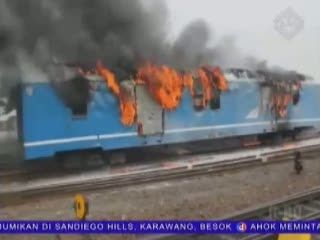 Gerbong Kereta Api Kertajaya Terbakar