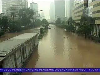 Ahok Sindir Gubernur Jabar Tidak Peka Terhadap Banjir