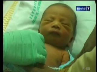 Dibuang, Bayi Bahkan Sempat Ditolak RS