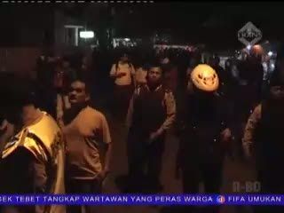 Ratusan Polisi Kepung Perampok di Perumahan Elit