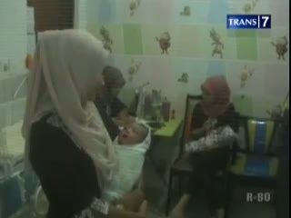 Bayi Ditemukan di Parit dalam Kantong Plastik