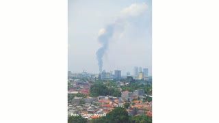 Detik-detik Tabrakan Maut KRL vs Truk Pertamina