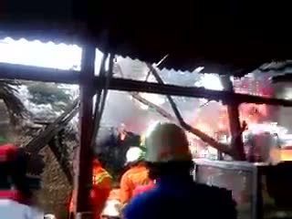 Video Amatir Api Melahap Kereta di Bintaro