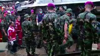 Tergencet dan Terbakar, Evakuasi Korban Tewas KRL Sempat Terkendala