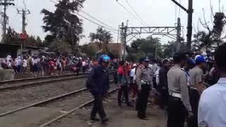 Perlintasan Maut Masih Ditutup, Jalur KRL Berangsur Normal