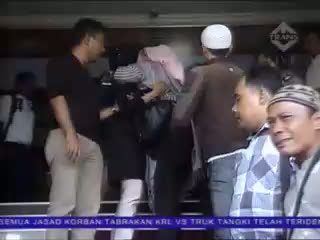 Keluarga Datang Mengambil Jasad Korban