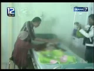 Bapak Siram Anak dengan Air Keras