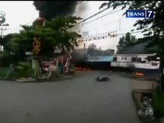 Kesaksian Pemotor yang Tergeletak di Lokasi Tabrakan Bintaro