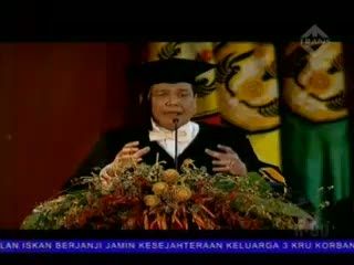 Chairul Tanjung Mendapat Gelar Doktor Honoris Causa Ekonomi Kewirausahaan